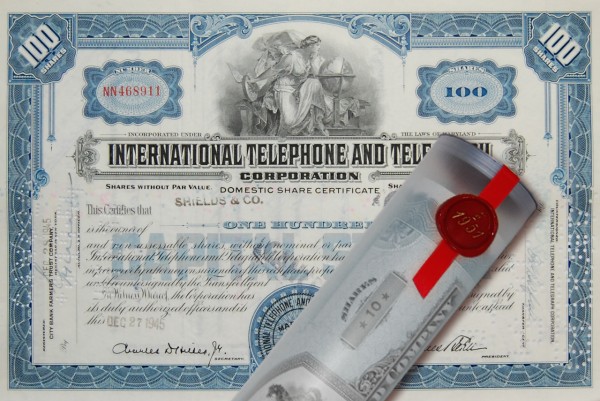 Aktie 1945 INTERNATIONAL TELEPHONE in Geschenkrolle